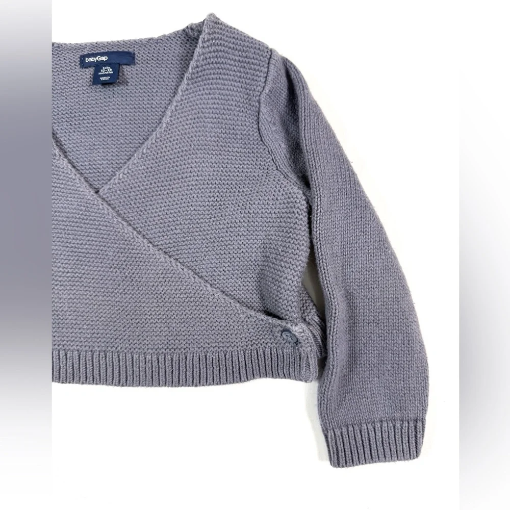 GAP Baby Knit Cardigan Size 12-18 Months Cozy Minimal‎ Classic